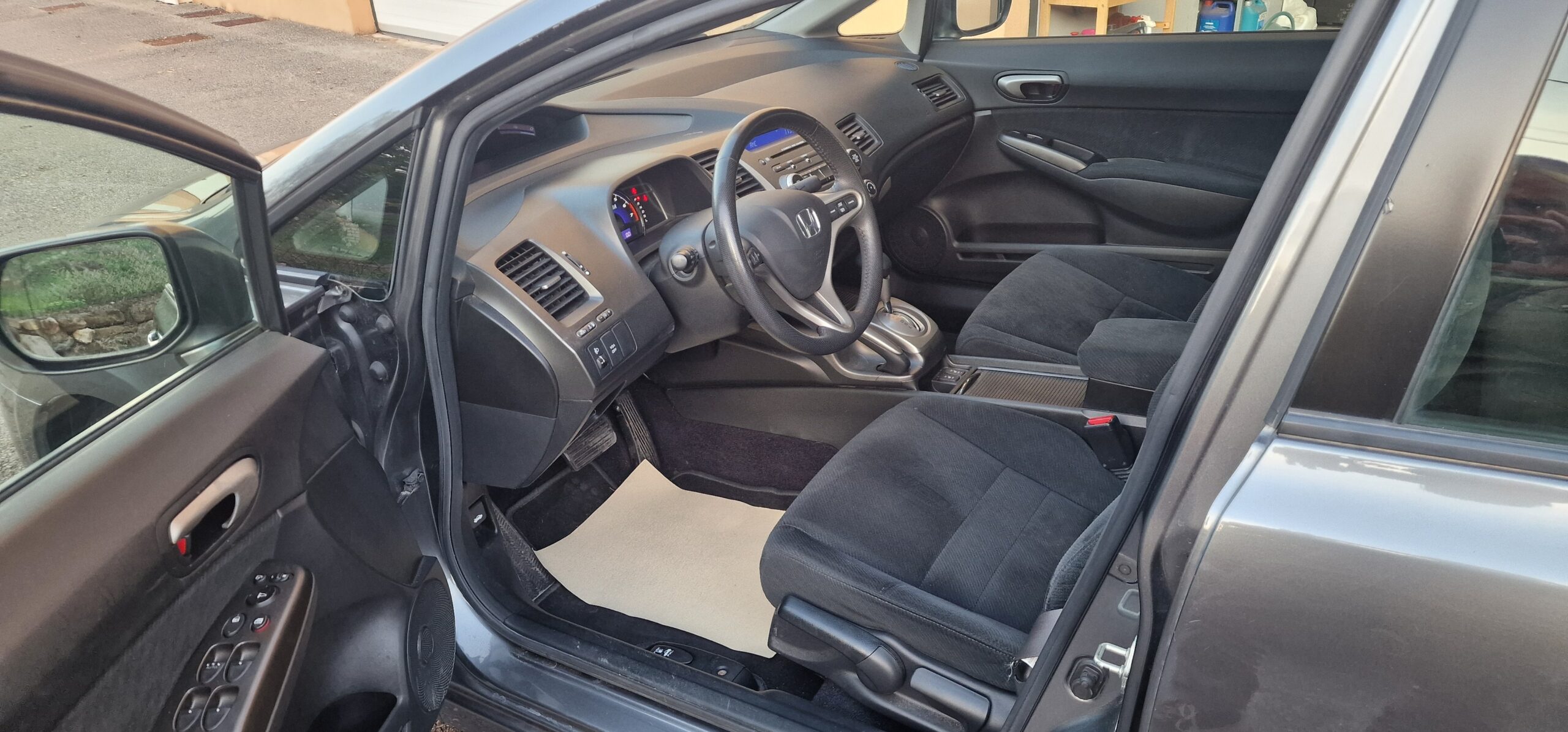 vehicule-Nissan-NV-300-sud-auto-profil-05