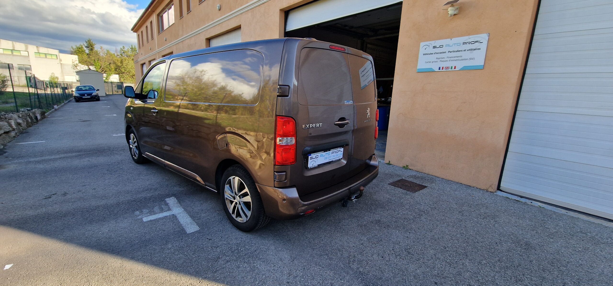 vehicule-Nissan-NV-300-sud-auto-profil-05