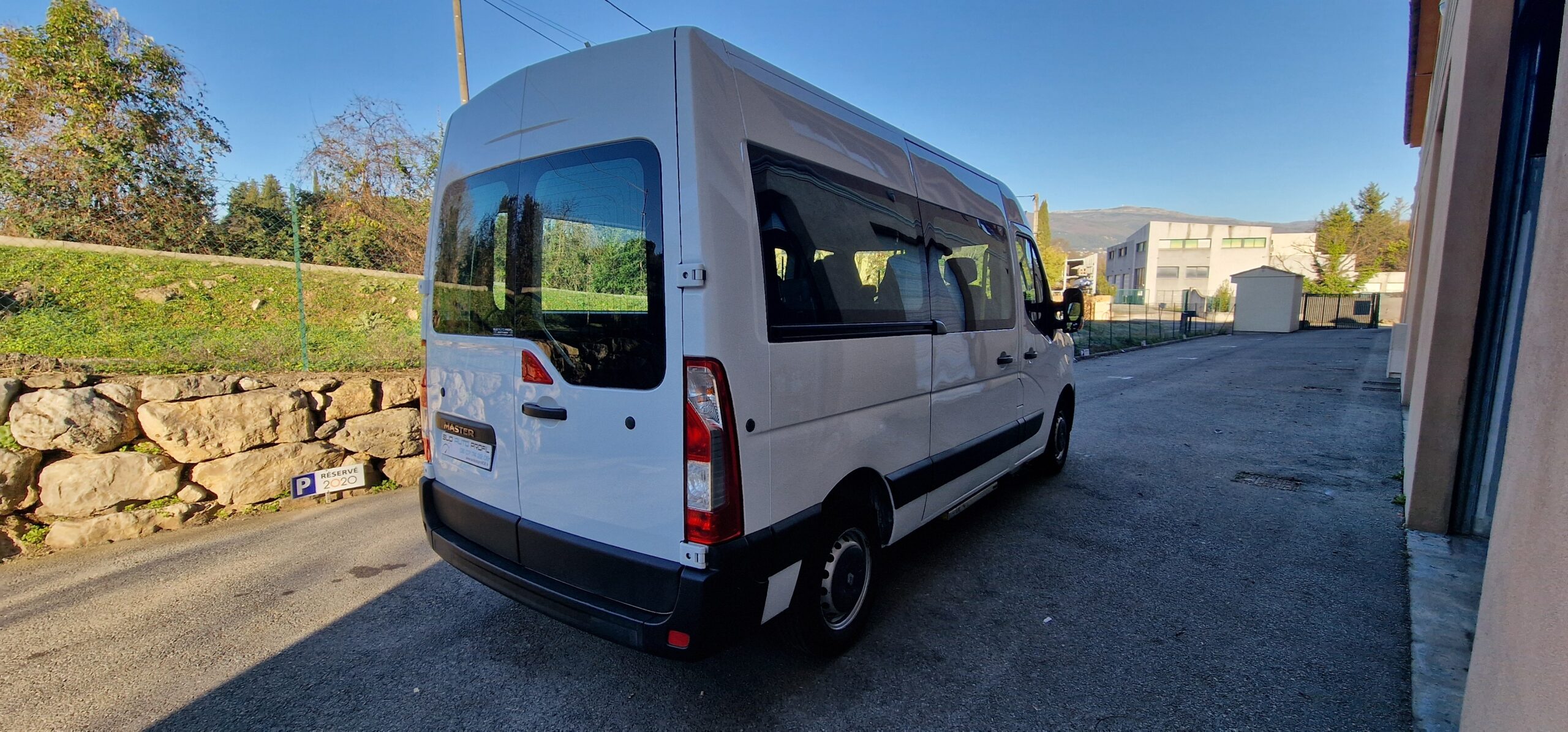 vehicule-Nissan-NV-300-sud-auto-profil-05