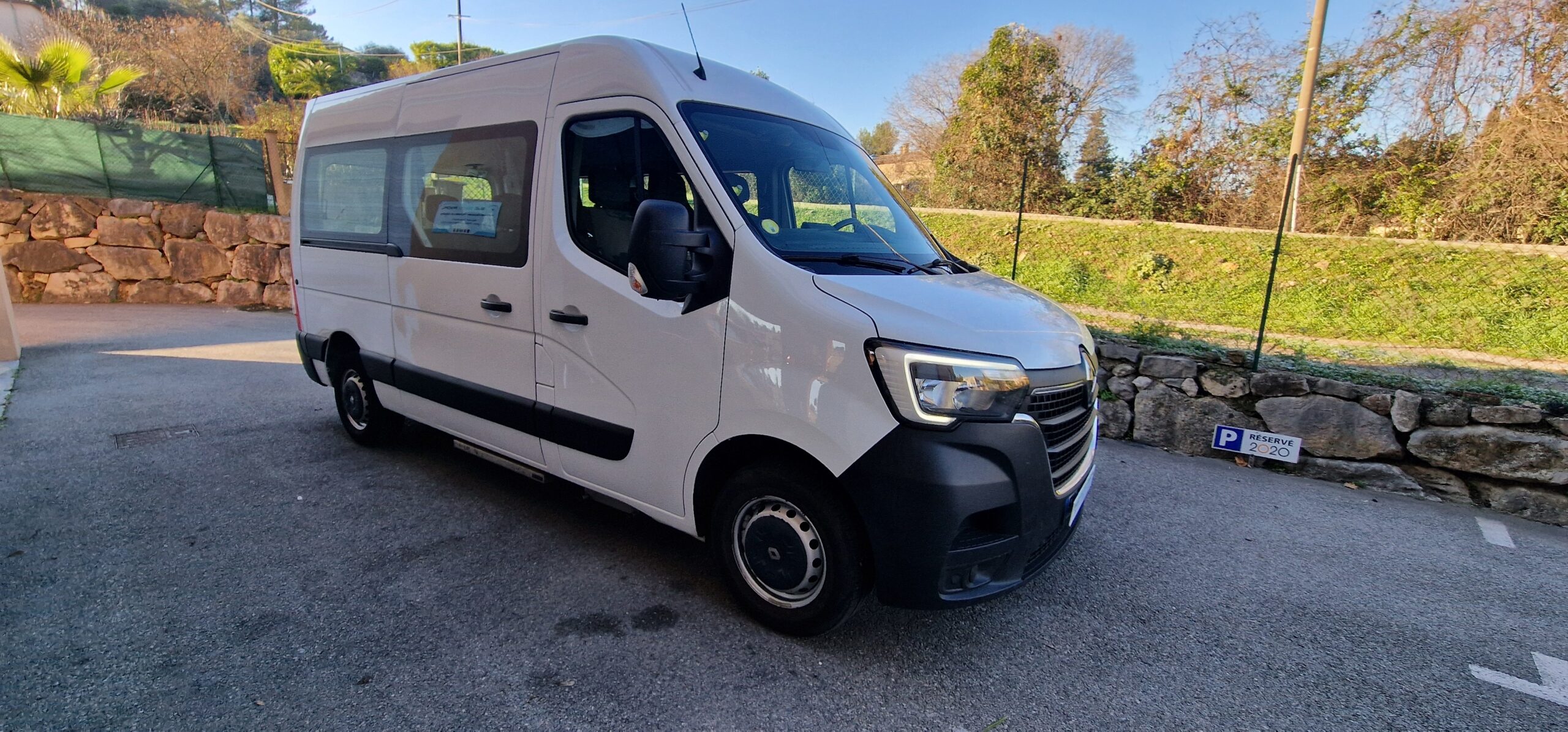 vehicule-Nissan-NV-300-sud-auto-profil-05