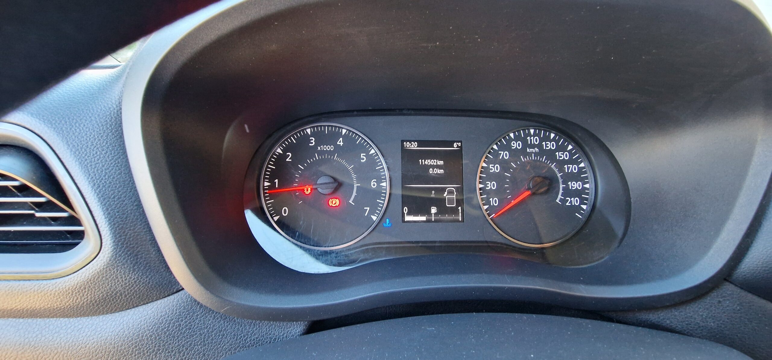 vehicule-Nissan-NV-300-sud-auto-profil-05