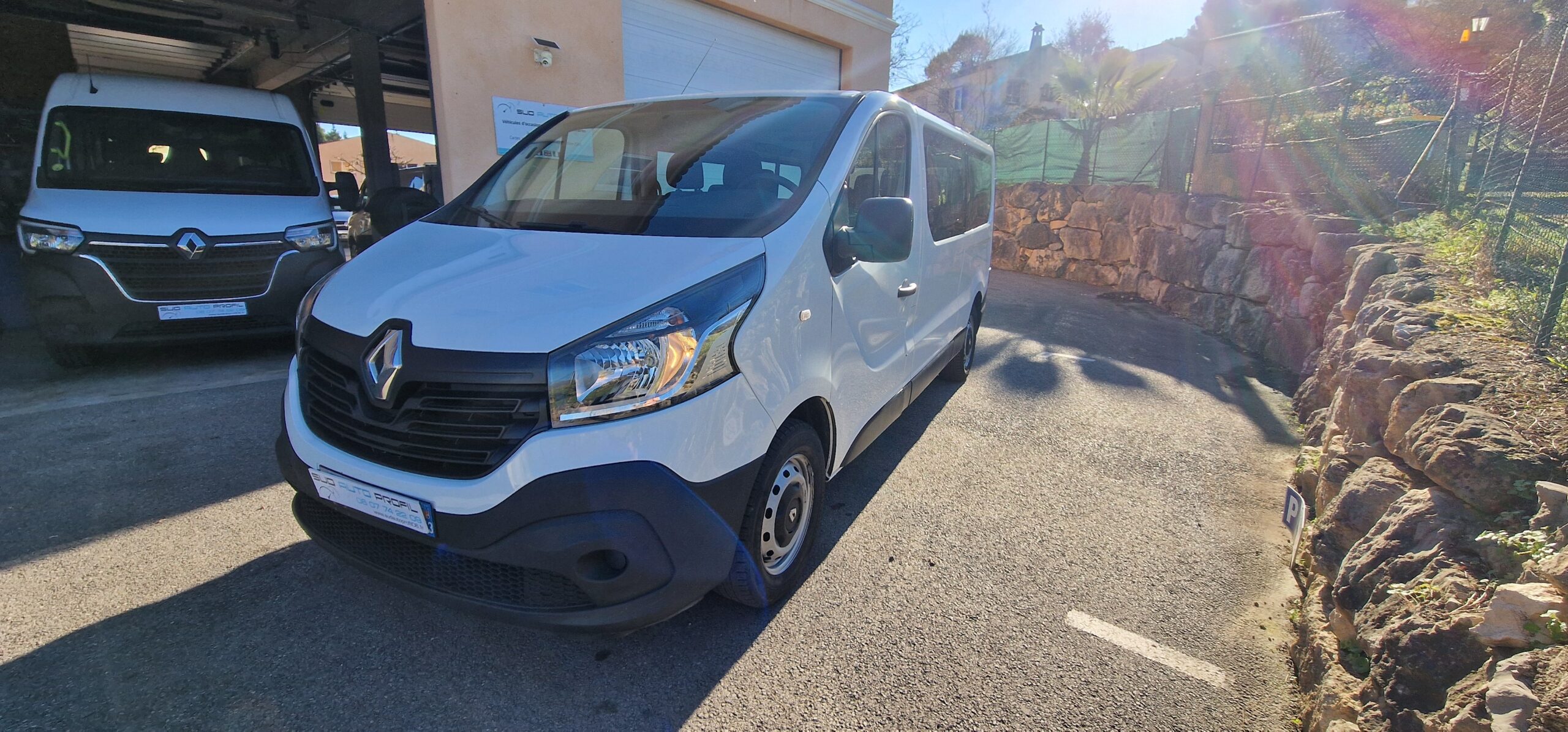 vehicule-Nissan-NV-300-sud-auto-profil-05