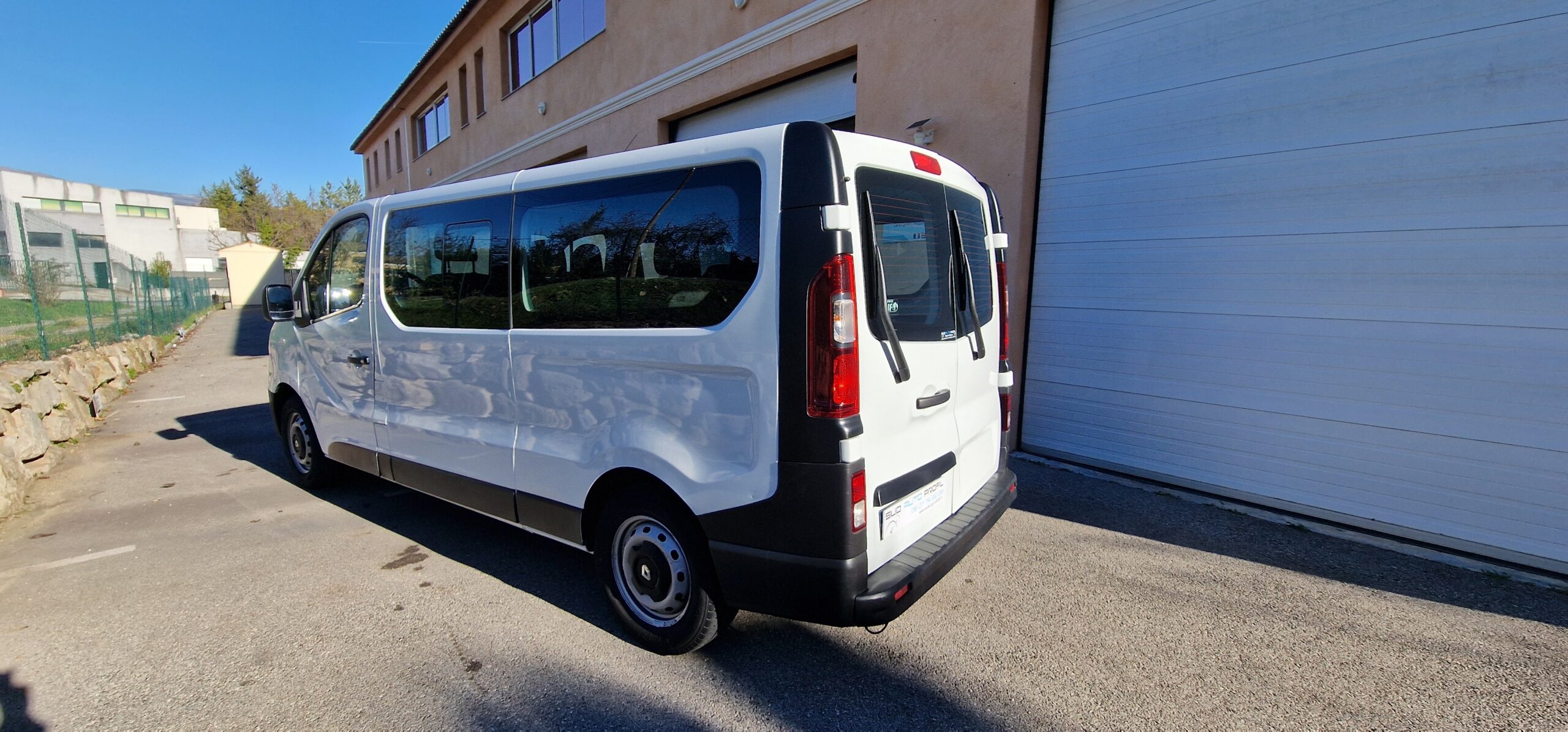 vehicule-Nissan-NV-300-sud-auto-profil-05