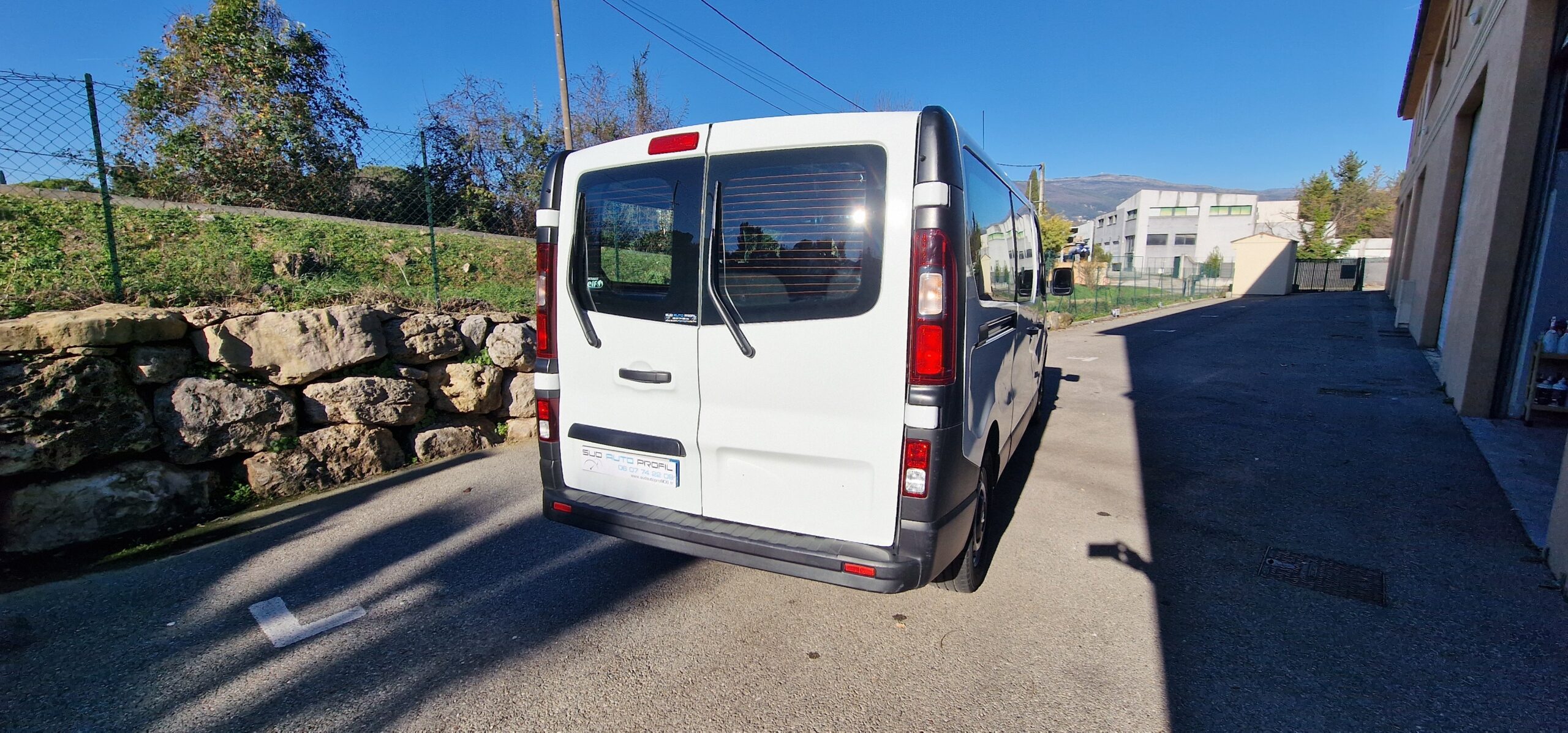 vehicule-Nissan-NV-300-sud-auto-profil-05