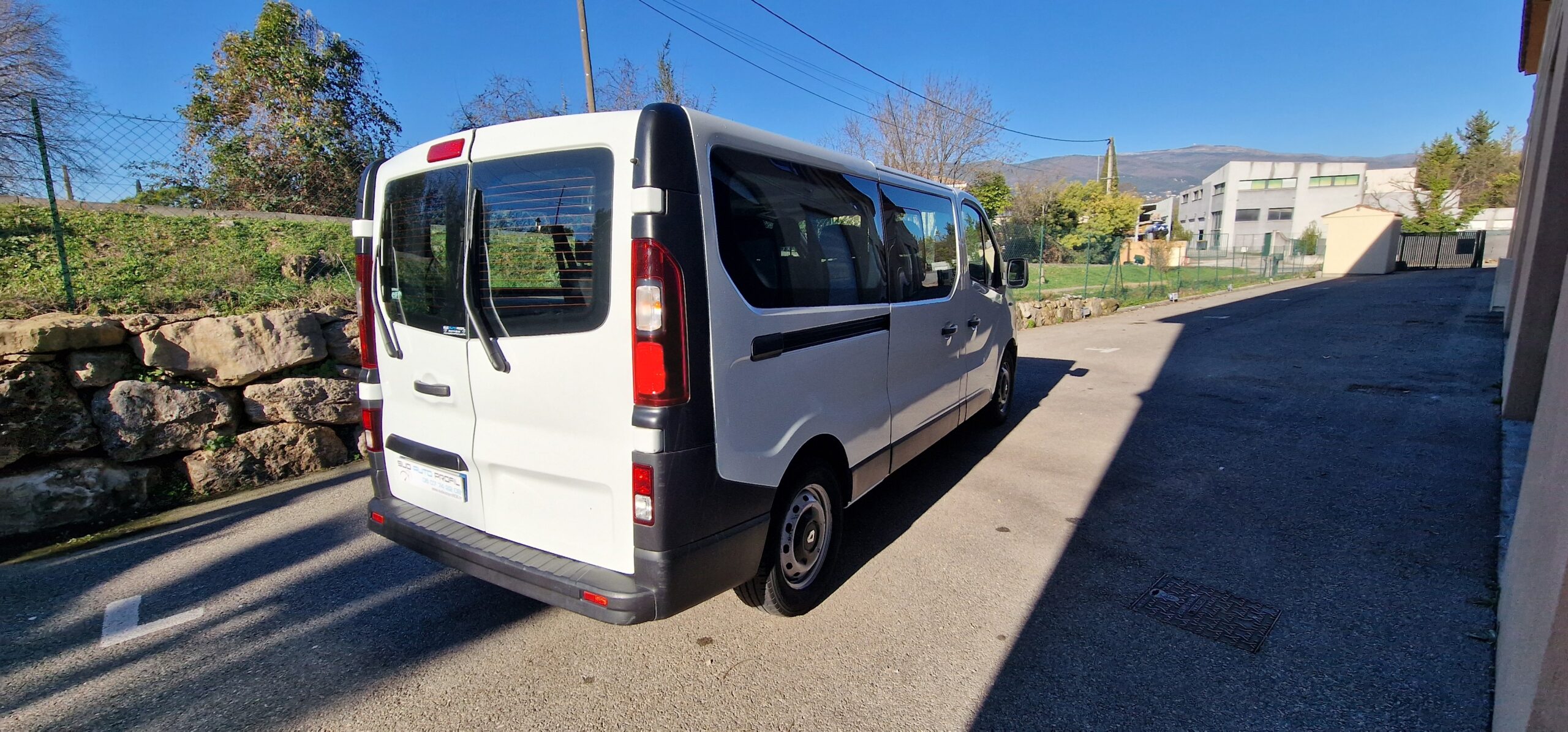 vehicule-Nissan-NV-300-sud-auto-profil-05