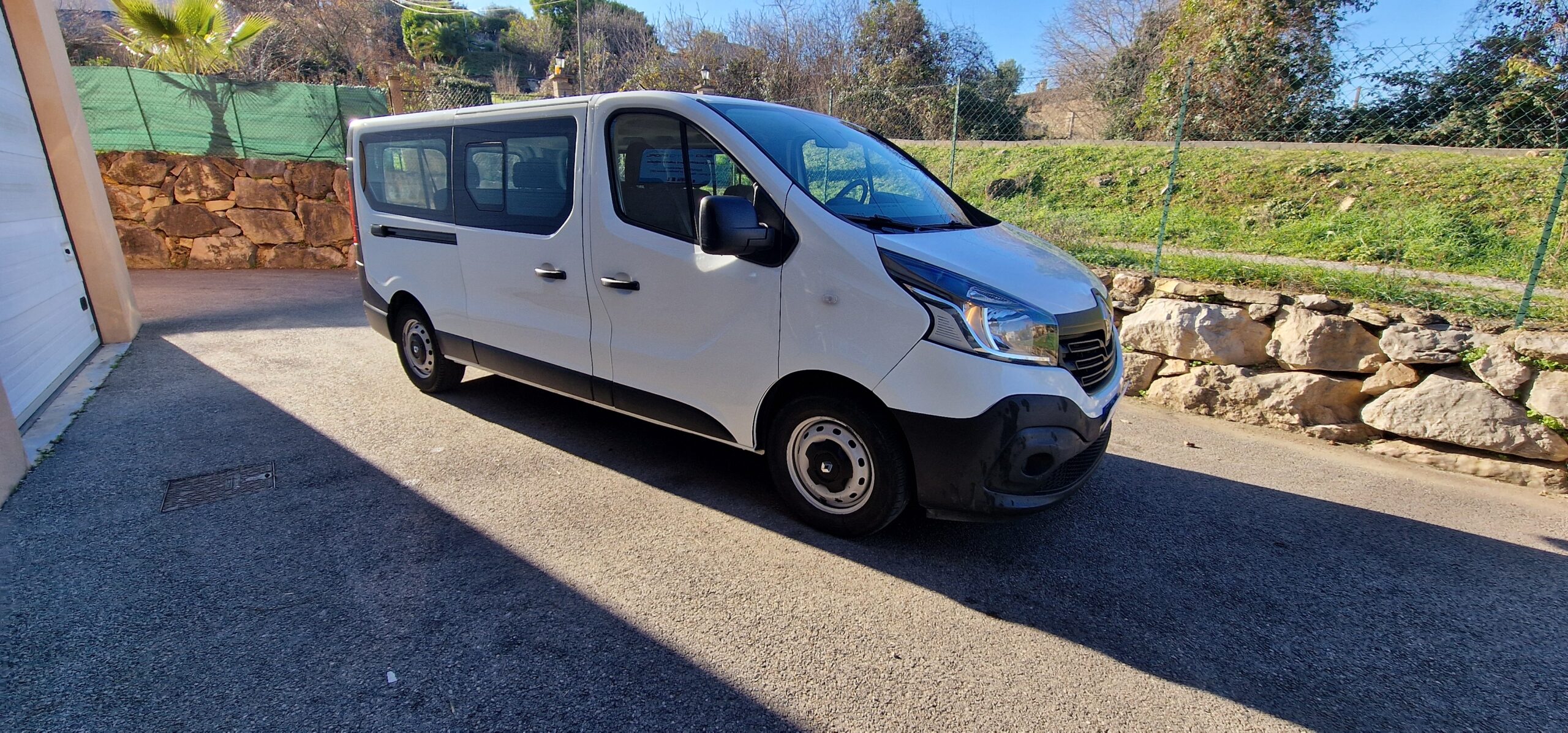 vehicule-Nissan-NV-300-sud-auto-profil-05