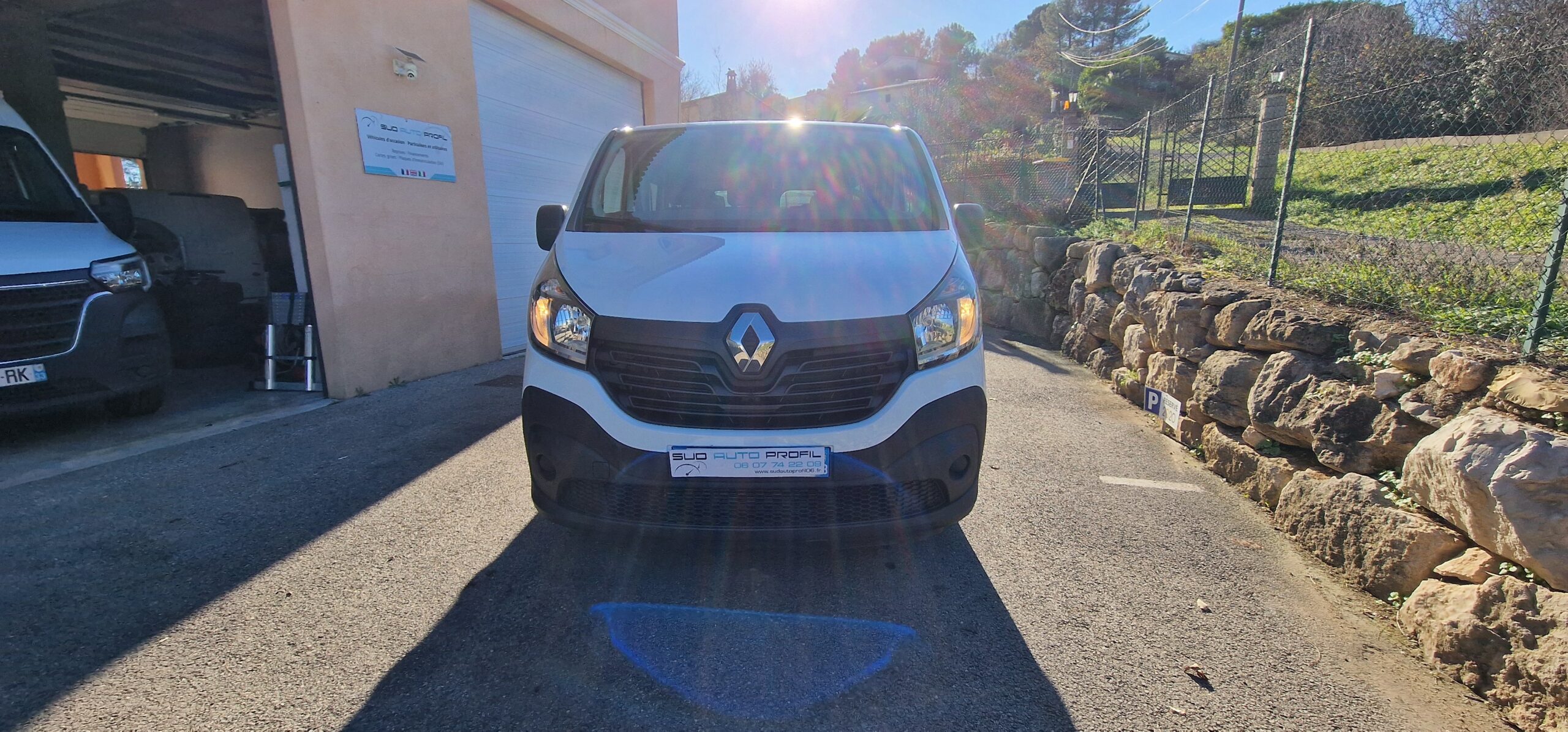 vehicule-Nissan-NV-300-sud-auto-profil-05