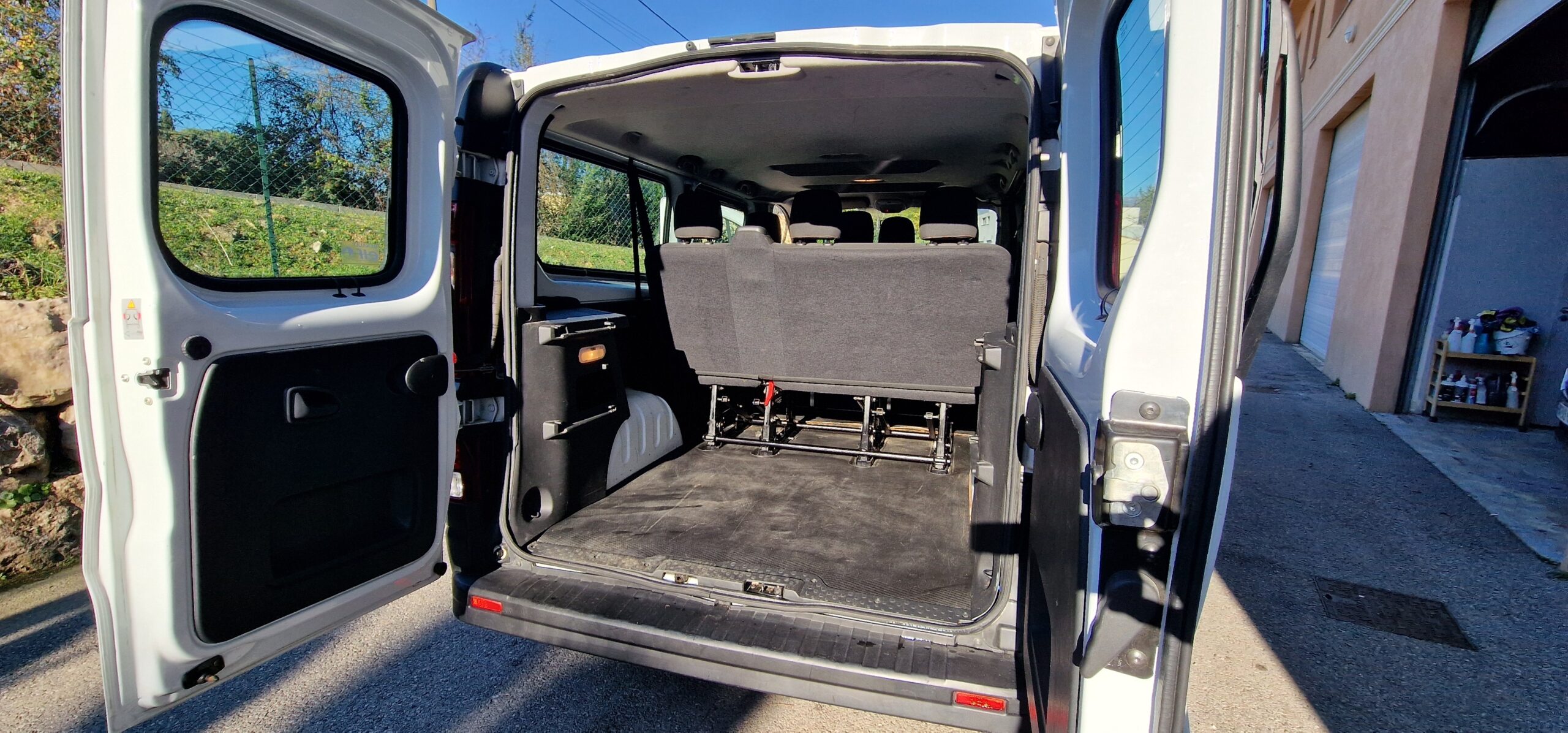 vehicule-Nissan-NV-300-sud-auto-profil-05