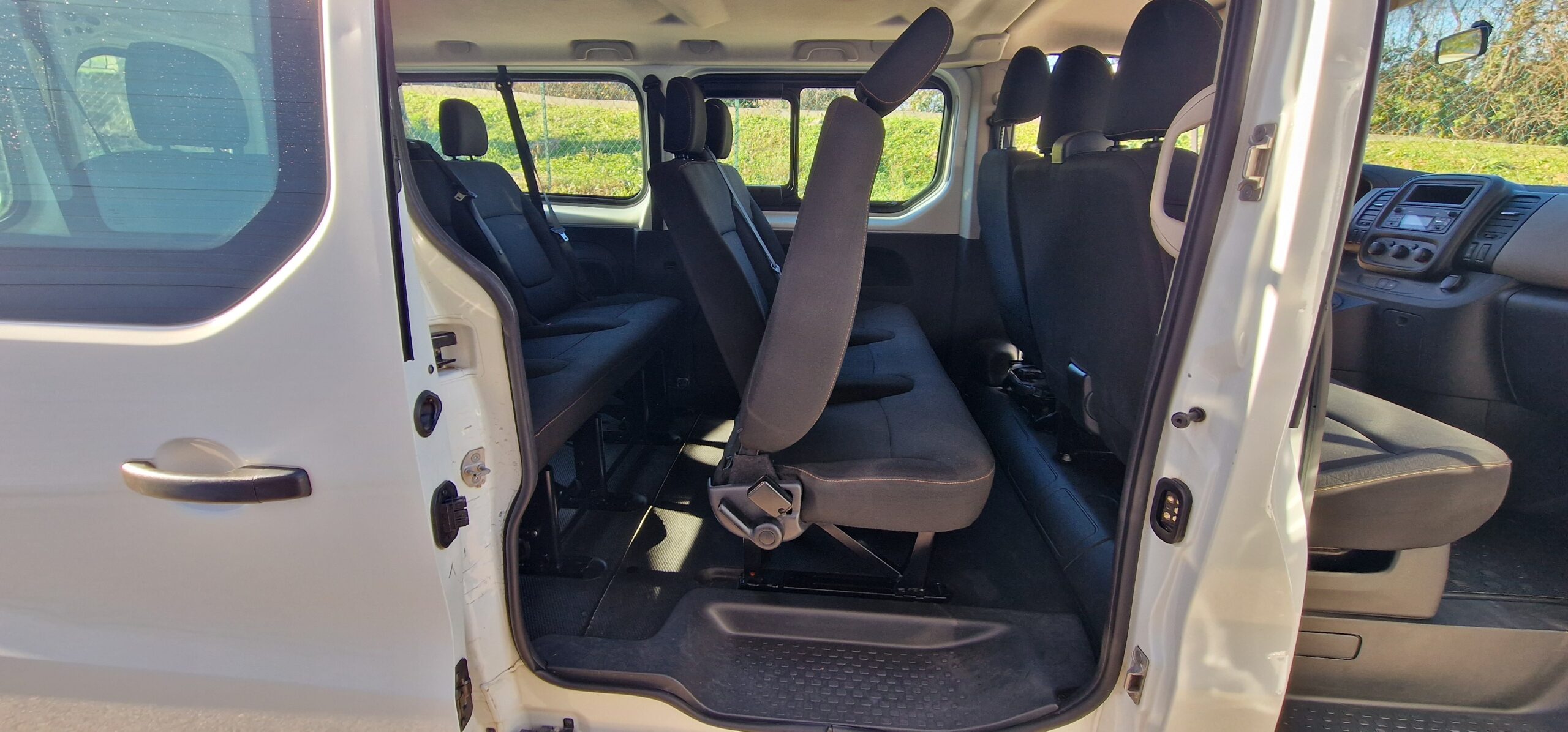 vehicule-Nissan-NV-300-sud-auto-profil-05