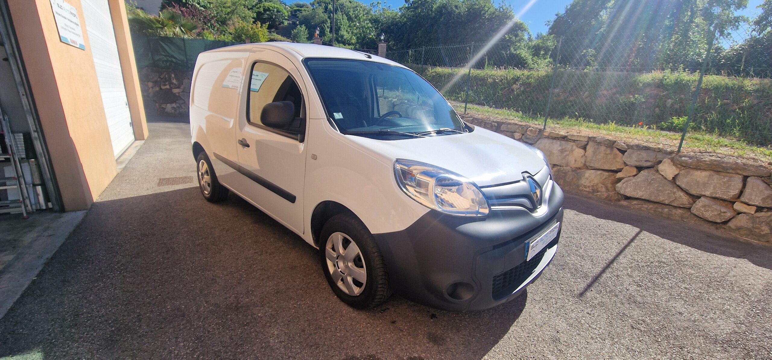vehicule-Nissan-NV-300-sud-auto-profil-05