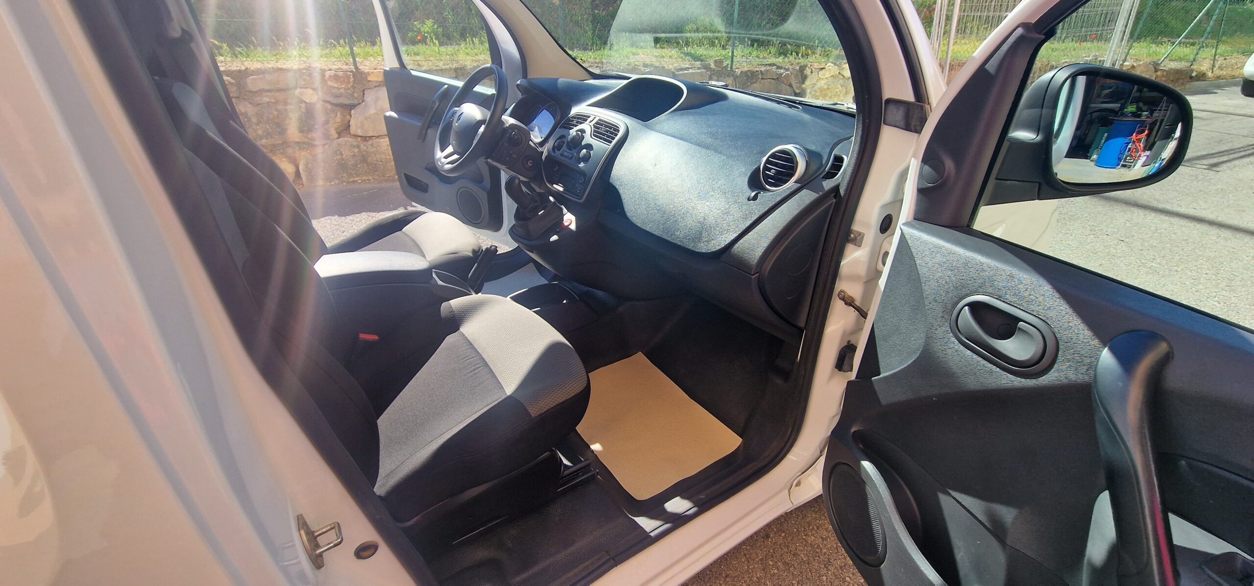 vehicule-Nissan-NV-300-sud-auto-profil-05