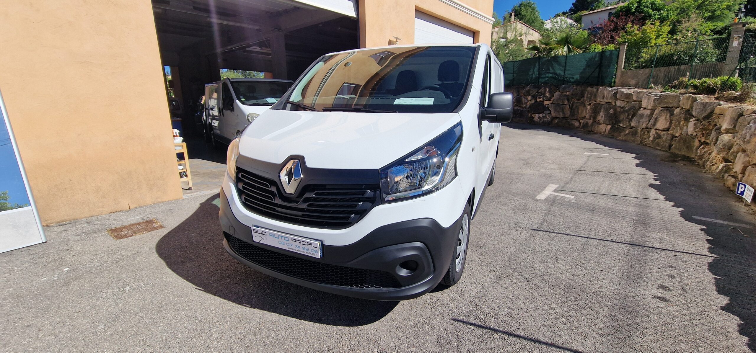 vehicule-Nissan-NV-300-sud-auto-profil-05