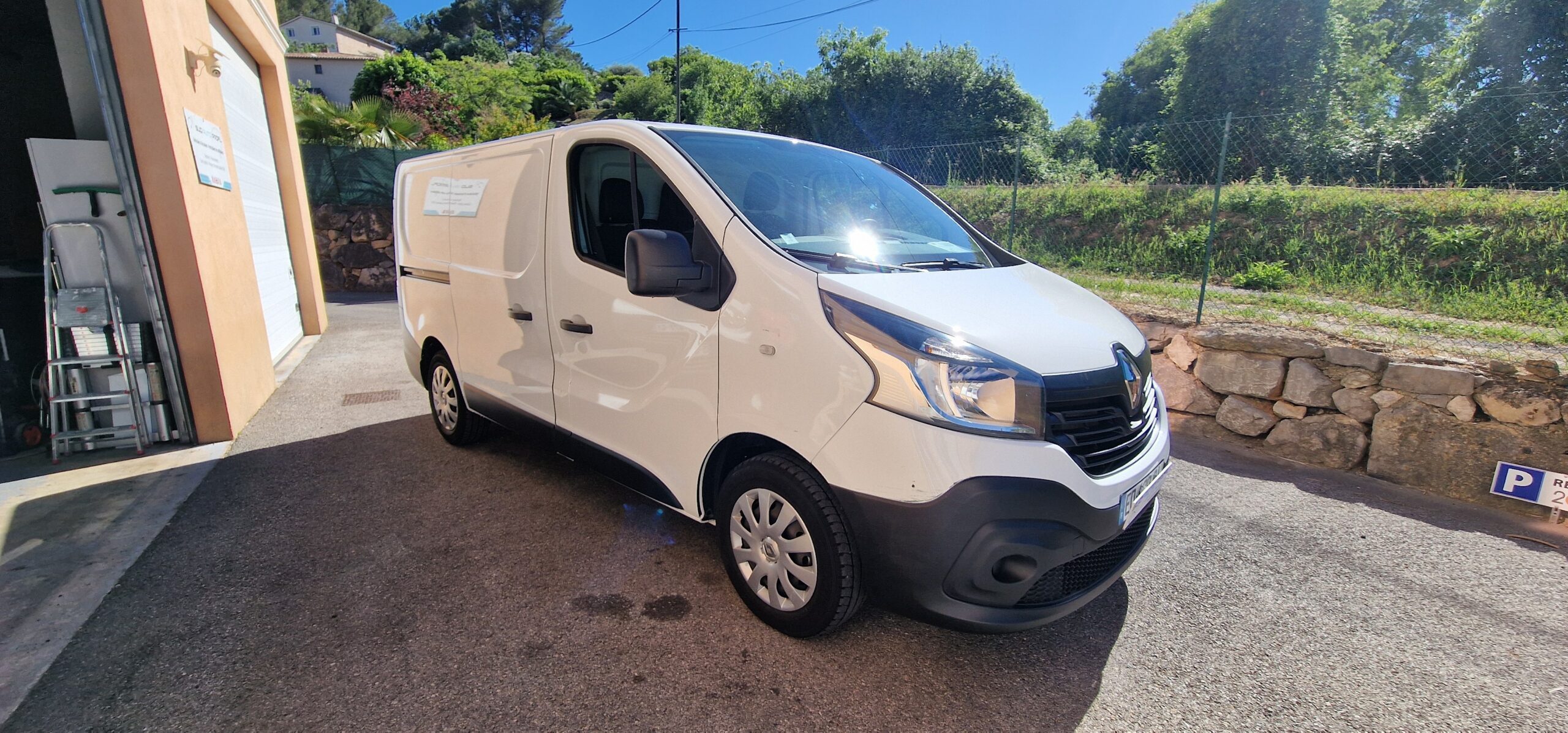 vehicule-Nissan-NV-300-sud-auto-profil-05