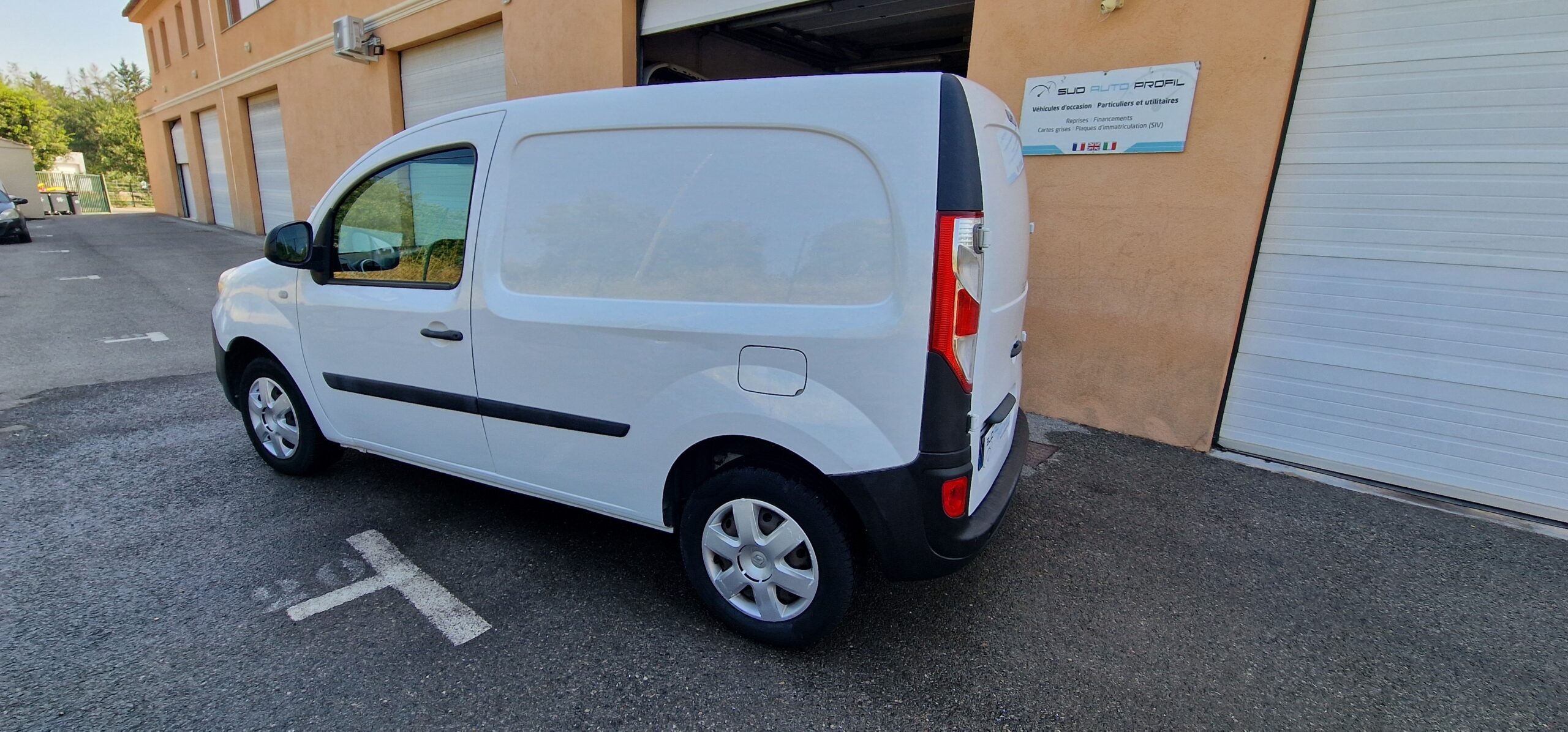 vehicule-Nissan-NV-300-sud-auto-profil-05