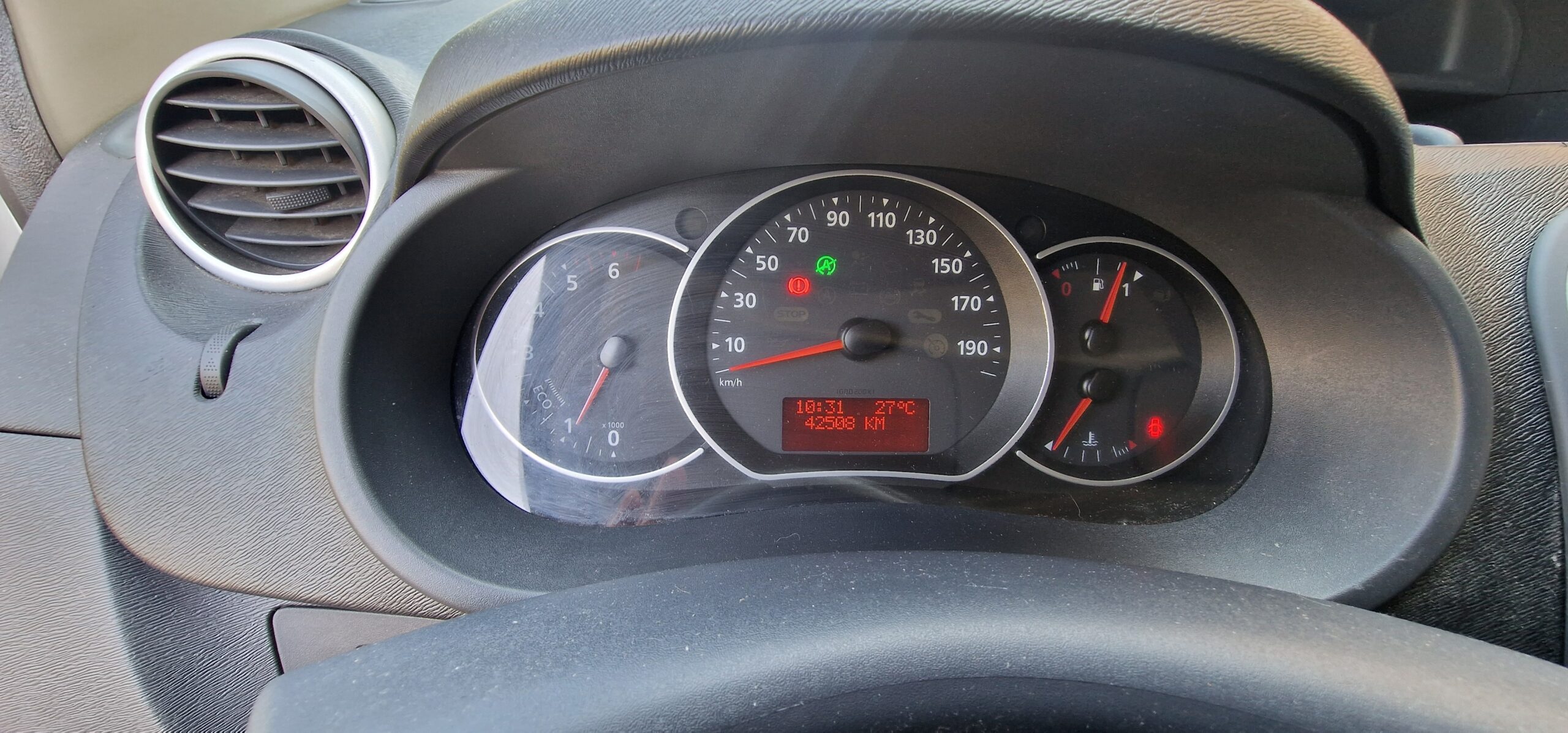 vehicule-Nissan-NV-300-sud-auto-profil-05