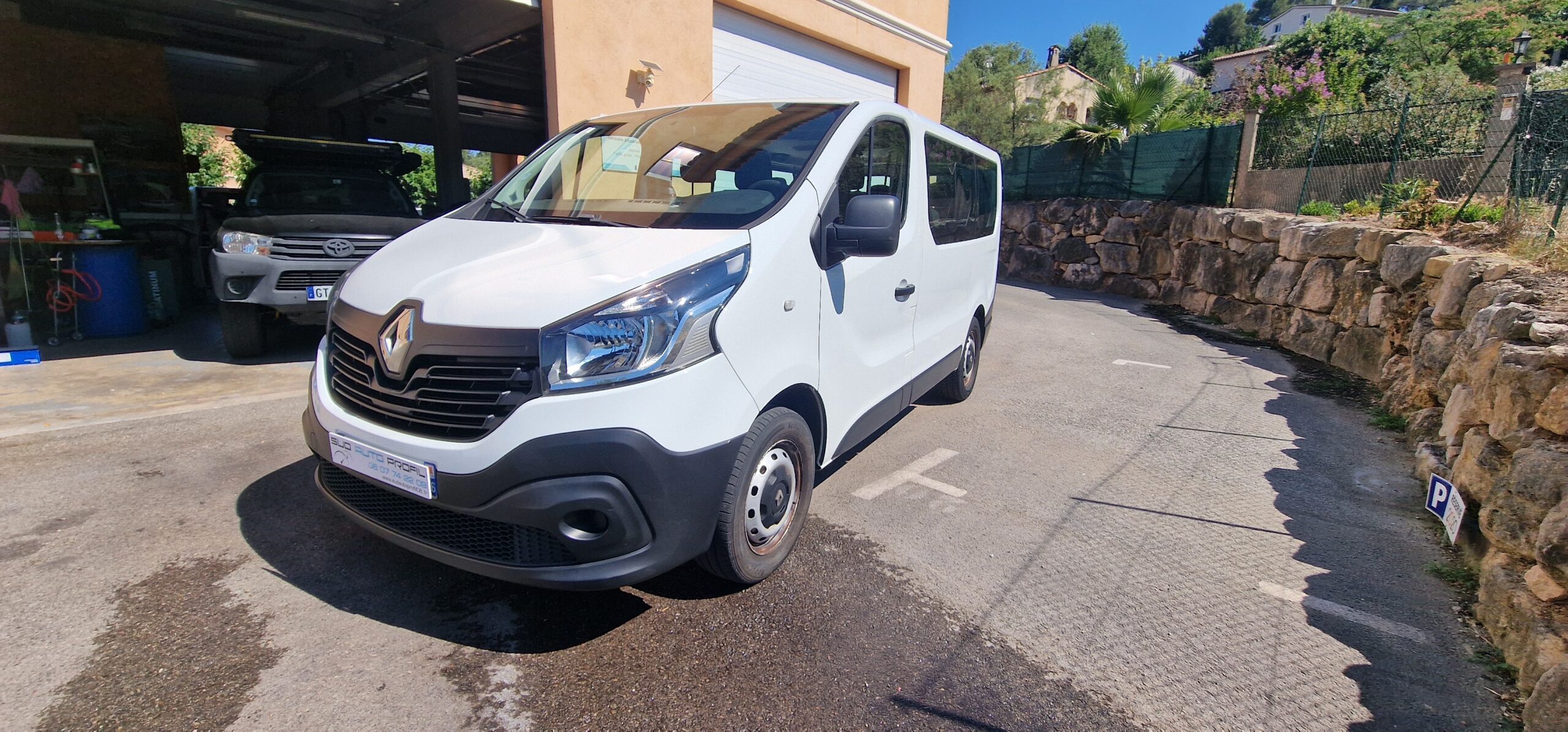 vehicule-Nissan-NV-300-sud-auto-profil-05