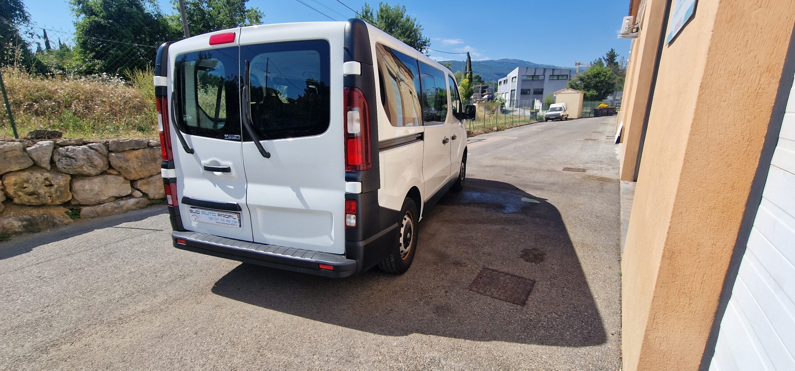 vehicule-Nissan-NV-300-sud-auto-profil-05