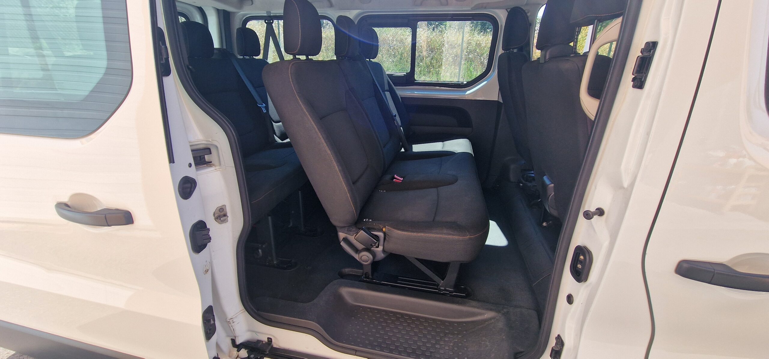 vehicule-Nissan-NV-300-sud-auto-profil-05