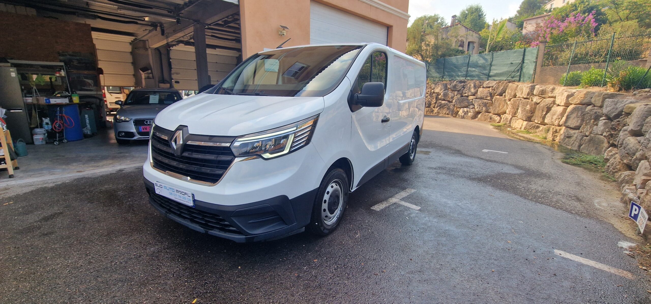 vehicule-Nissan-NV-300-sud-auto-profil-05