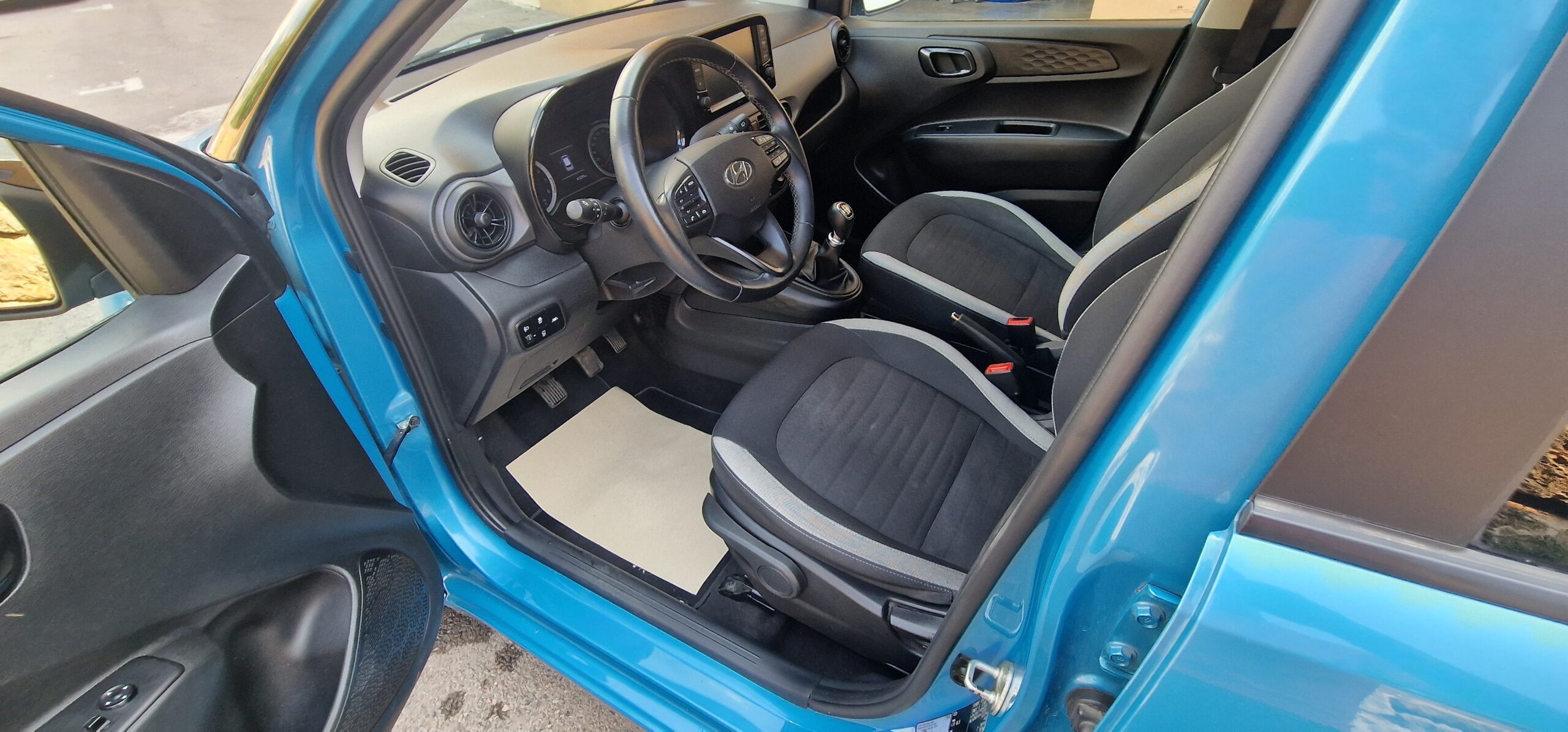 vehicule-Nissan-NV-300-sud-auto-profil-05
